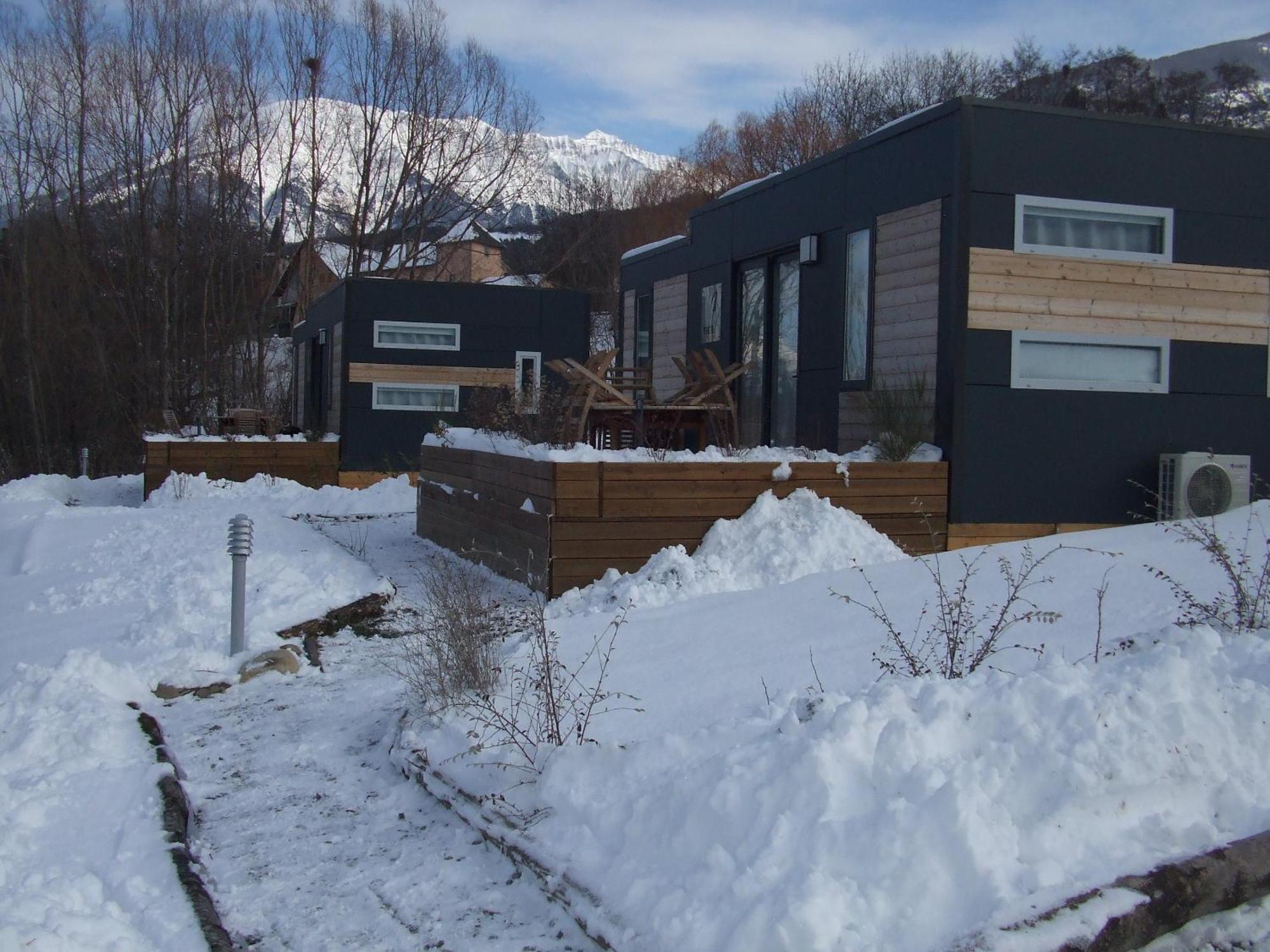 Camping-Hotel De Plein Air Les 2 Bois Baratier Exterior photo