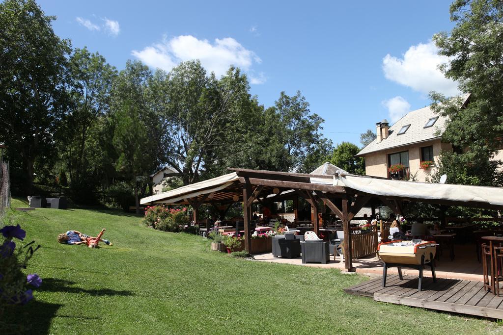 Camping-Hotel De Plein Air Les 2 Bois Baratier Exterior photo