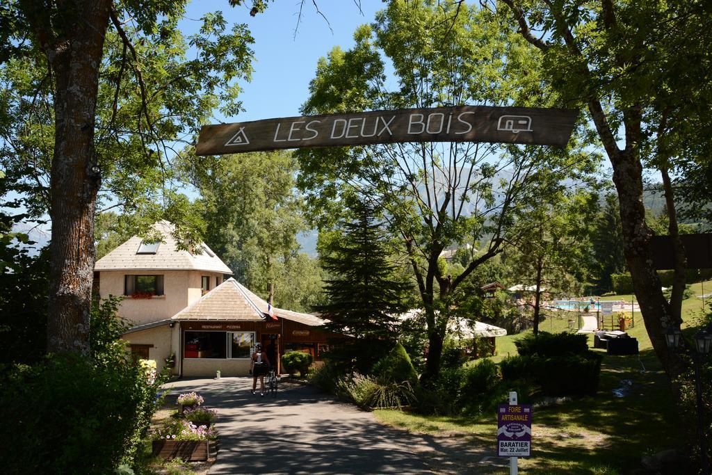 Camping-Hotel De Plein Air Les 2 Bois Baratier Exterior photo